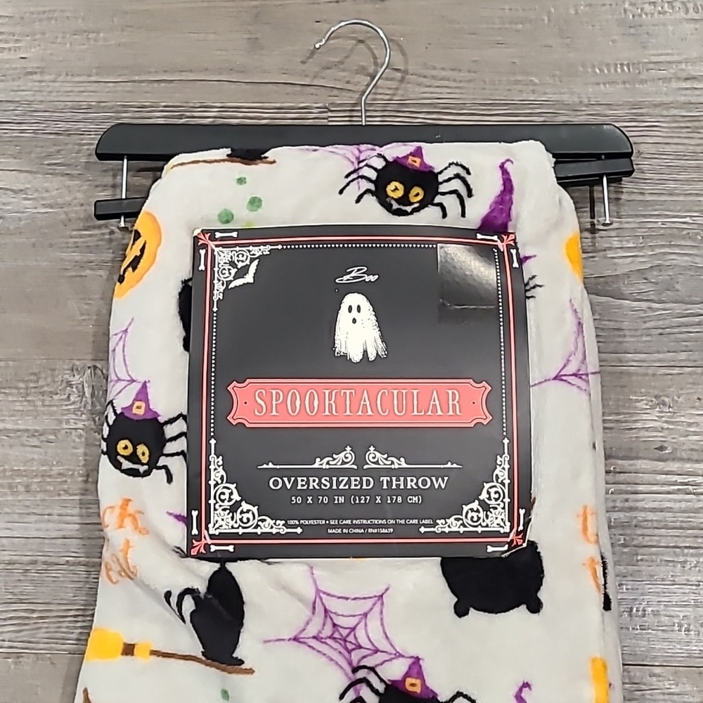 NWT Oversized Spooktacular Halloween Throw 50x70"